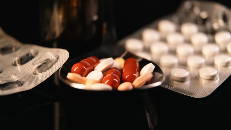 Wanneer de pil haar werking verliest: Wat elke vrouw moet weten over antibiotica en anticonceptie