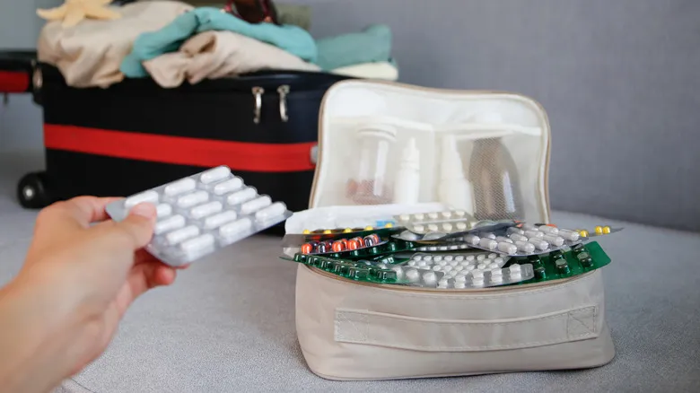 Medicijnen mee op reis: Zo reist u veilig met antibiotica en andere voorgeschreven middelen